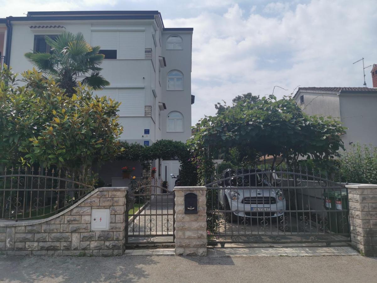 Apartments Slisko Porec Exterior photo