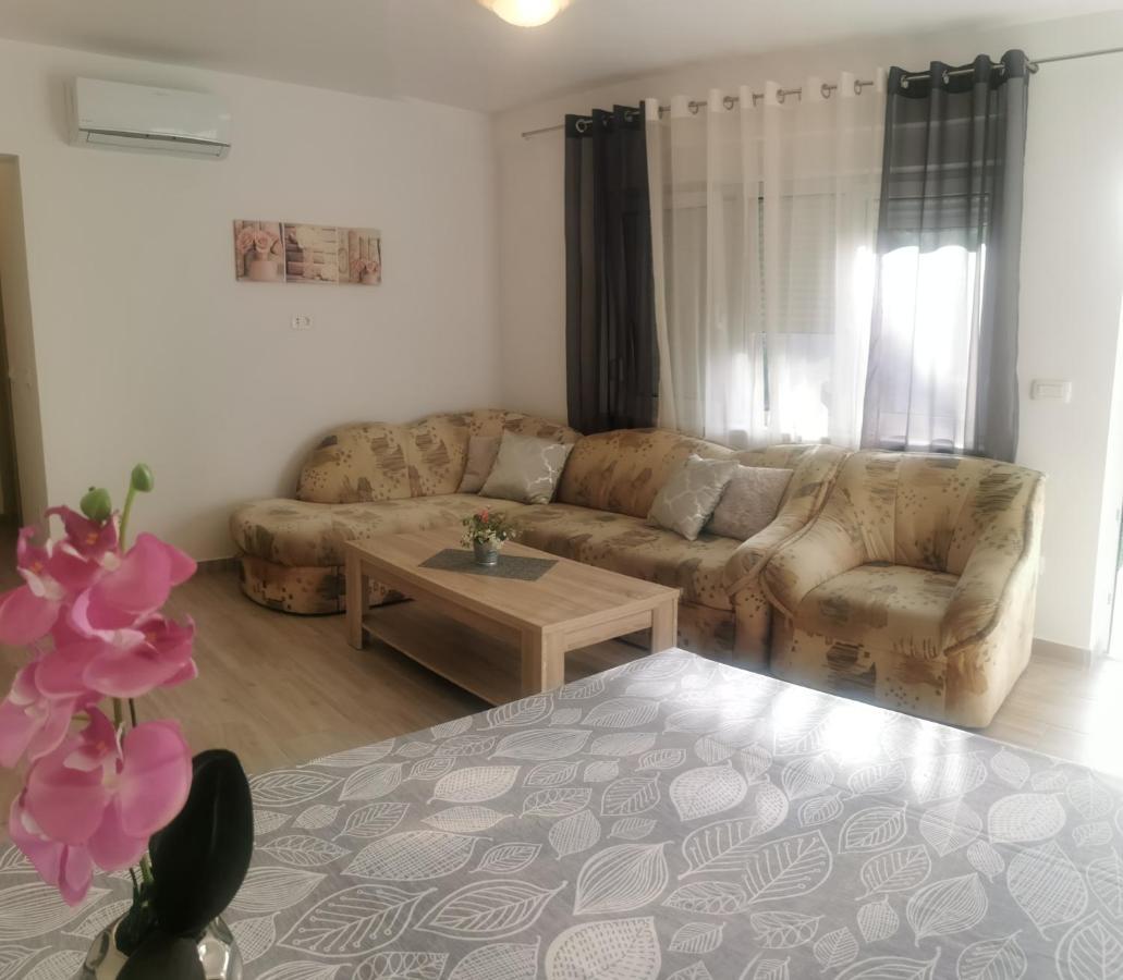 Apartments Slisko Porec Exterior photo