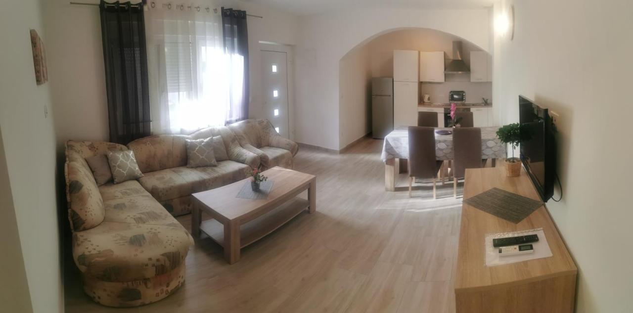 Apartments Slisko Porec Exterior photo